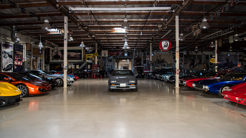 Illustration for article titled Here's How Jay Leno's Car Detailer Recommends You Clean Your Ride